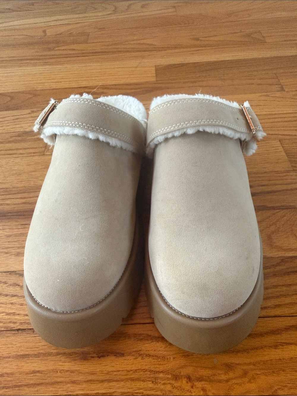 Convertible Sherpa Platform Clogs - Picture 5 of 5